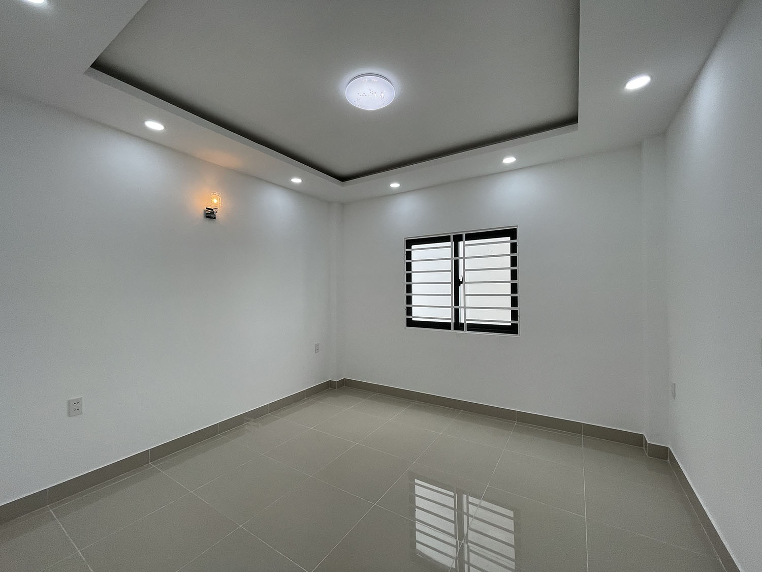 Tuyệt phẩm 3 lầu (4x15) 6 phòng t.kế Singapore, mới xây dựng, hẻm đẹp Phan Đình Phùng - gần PXLong